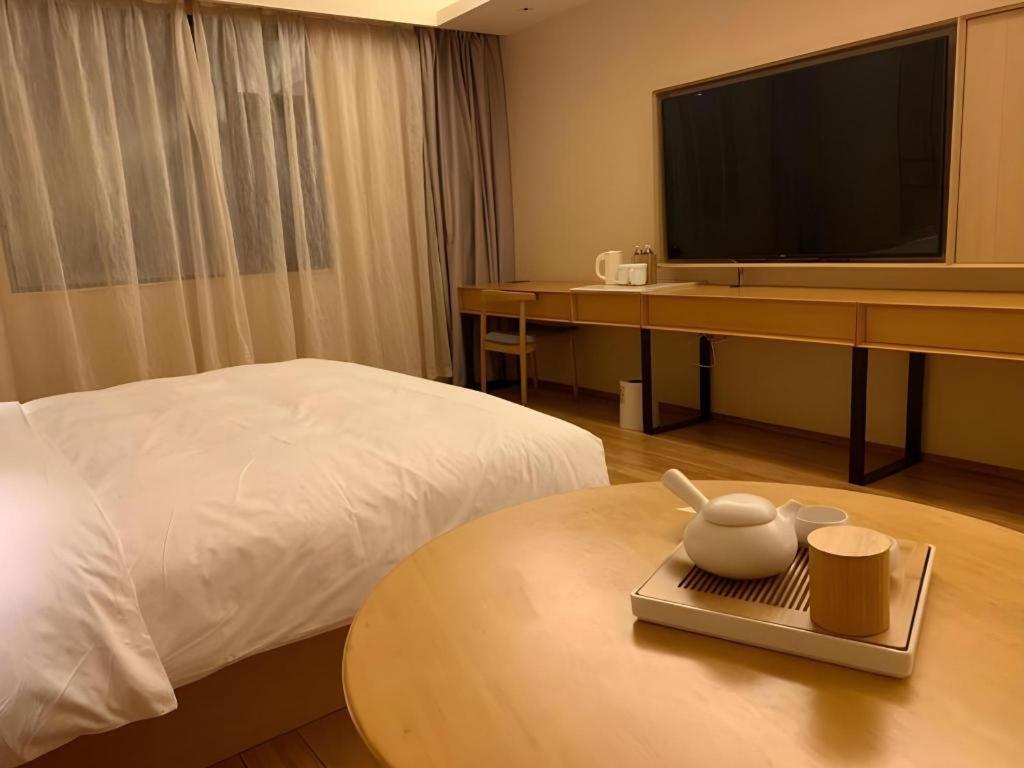 Ji Hotel Shanghai The Bund Tiantong Road Exteriör bild