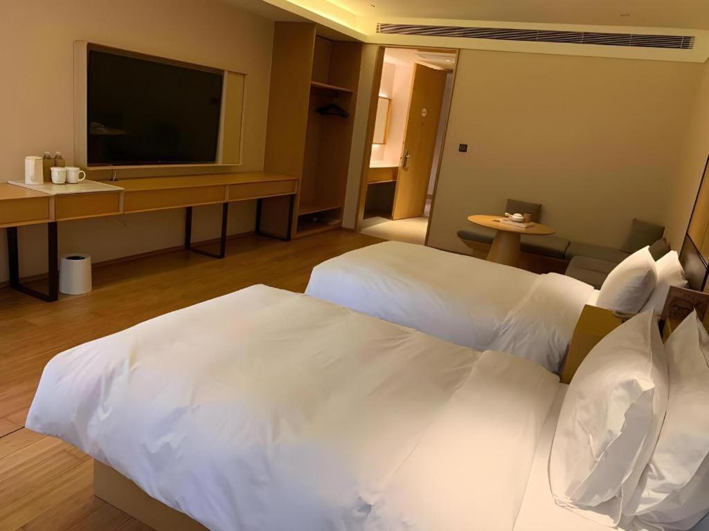 Ji Hotel Shanghai The Bund Tiantong Road Exteriör bild