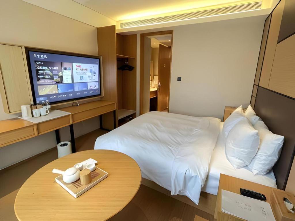 Ji Hotel Shanghai The Bund Tiantong Road Exteriör bild