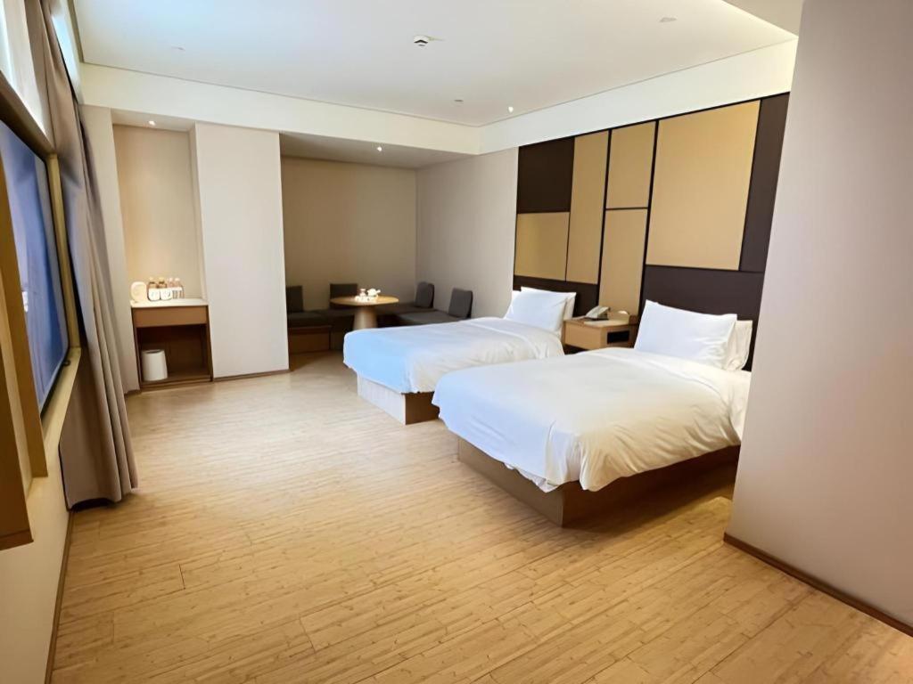 Ji Hotel Shanghai The Bund Tiantong Road Exteriör bild